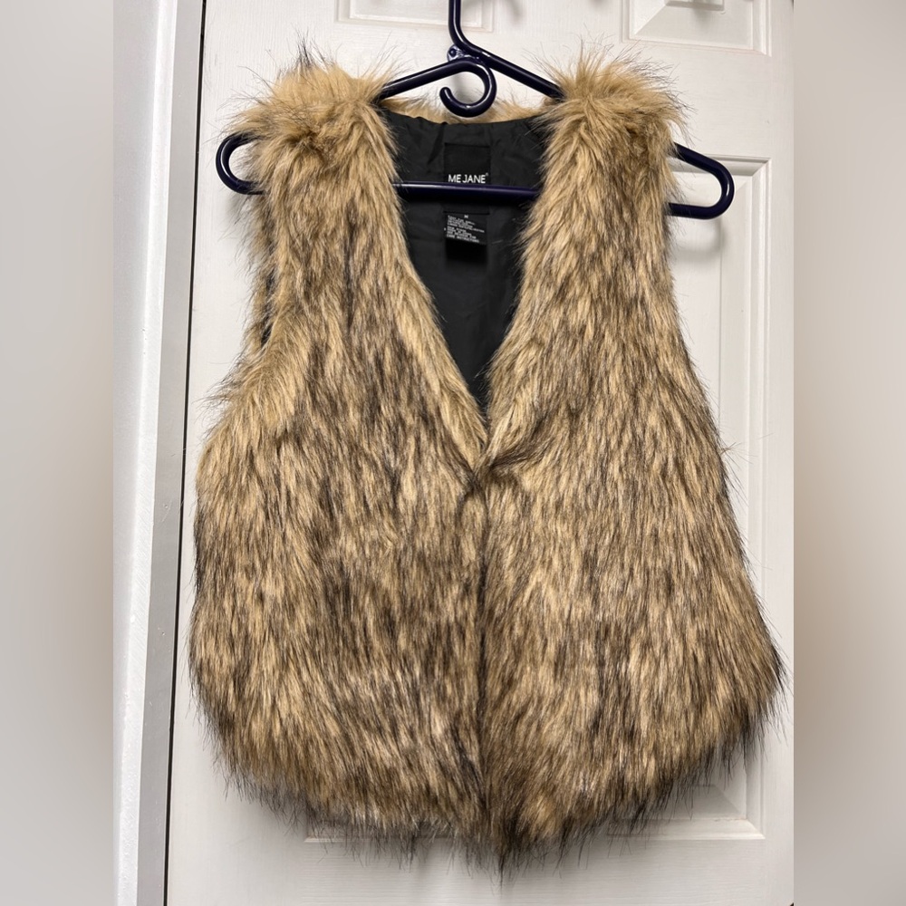 Me Jane Faux Fur Vest